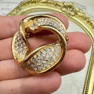 Vintage Jewelry Brooch Signed Roman Rhinestone Gold Tone Pin
